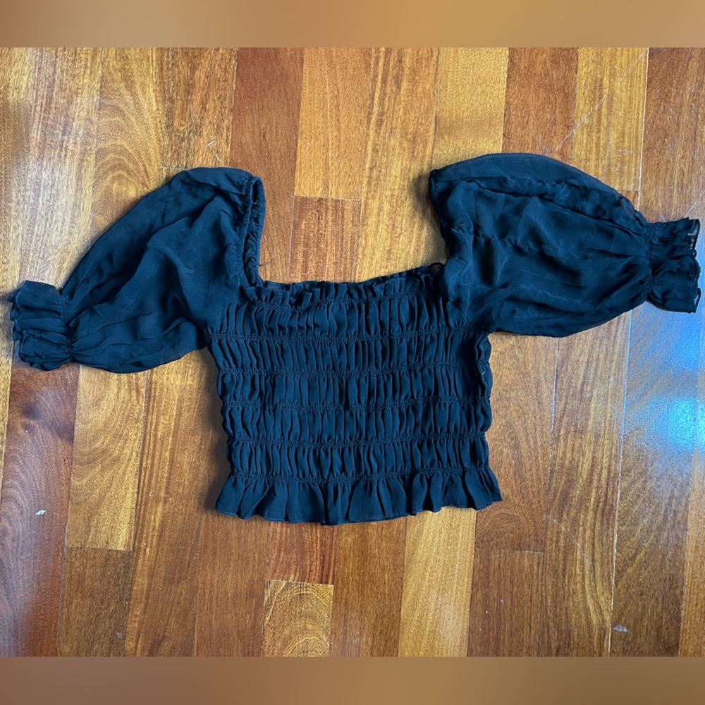 UO black ruched half bell sleeve top SIZE M